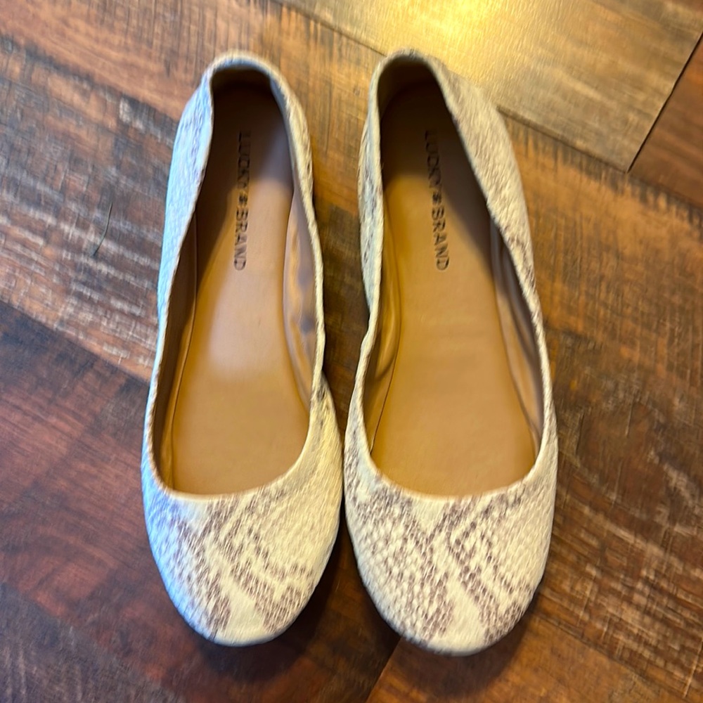 Lucky Brand snake skin print flats